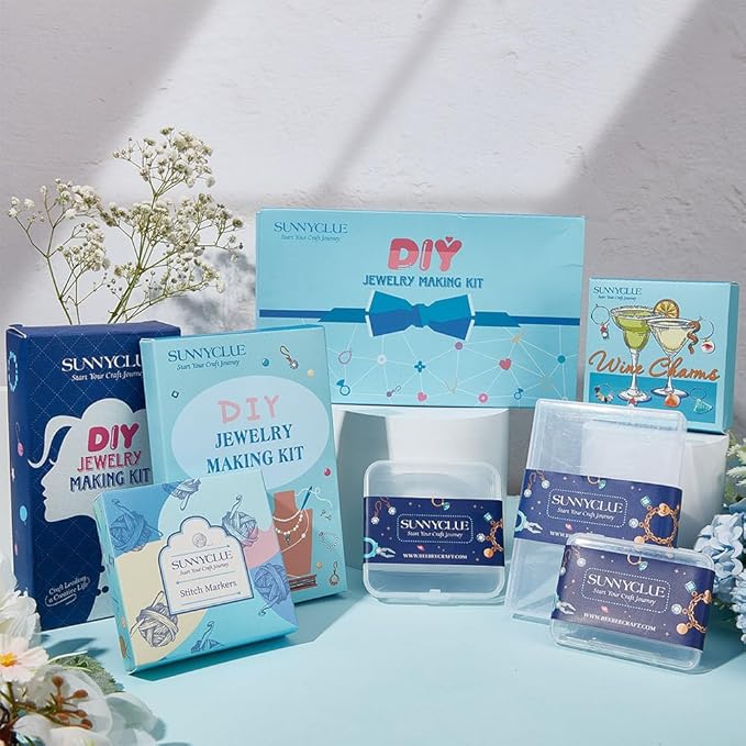 SUNNYCLUE 1 Box 20pcs Christmas Stitch Markers Crochet Knitting Markers Rhinestone Locking Stitch Markers Leverback Kntting Charms for Knitting Weaving Sewing Needleworks Women Adult DIY Crafts