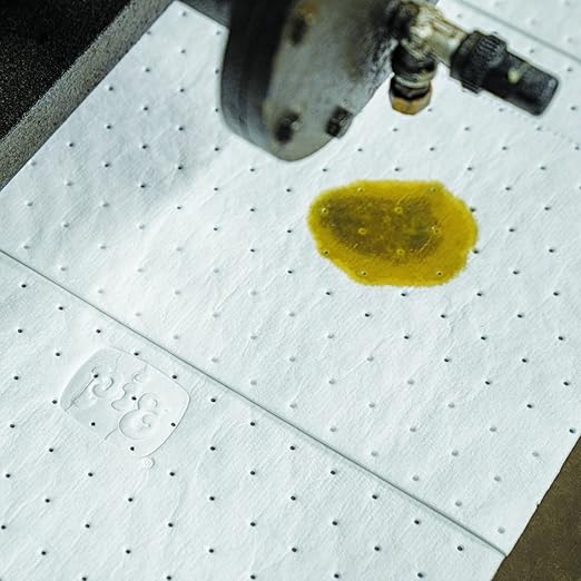 PIG Oil Mat - Oil-Only Absorbent Mat Pad - 100 Pads per Dispenser Box - 15" x 20" Pad - Absorbs up to 28 Ounces per Pad - Heavyweight - MAT440