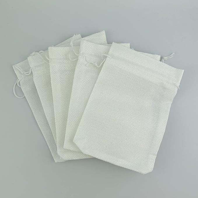 Palmhomee Pack of 25 Burlap Gift Bags with Drawstring Linen Jewelry Pouches Wedding Hessian Jute Bags for Birthday and Treat Pouches Party Wedding Favors Gift (6x8 Inch, White)